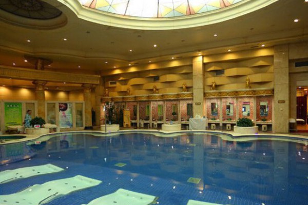 成都夜生活养生攻略：轻松享受健康休闲时光(夜成都养生spa怎么样)